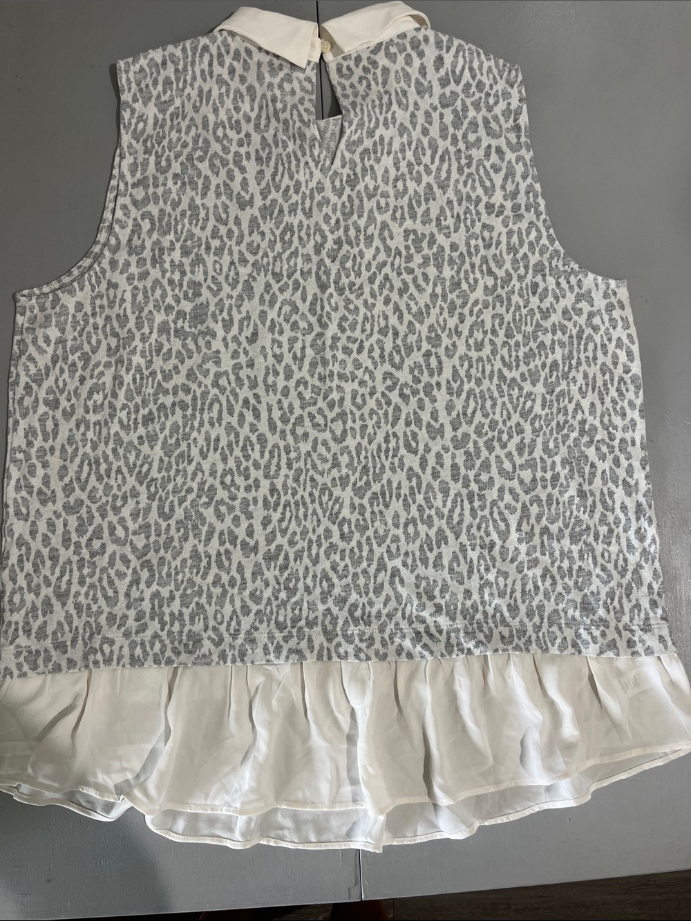 LOFT Sleeveless White Collar Leopard-Print Blouse with Ruffle Hem - White/Grey - Picture 8 of 14